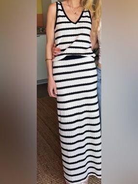 Universal Thread Black & White Striped 2 Piece Set